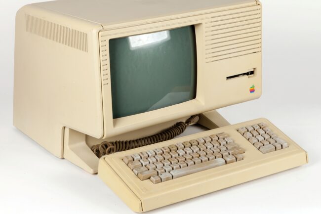 Apple 820-0282-A (Macintosh Ⅱfx) + おまけ APPLE LISA 2 - Muzeul virtual