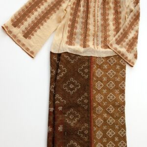 Costum popular muscelean